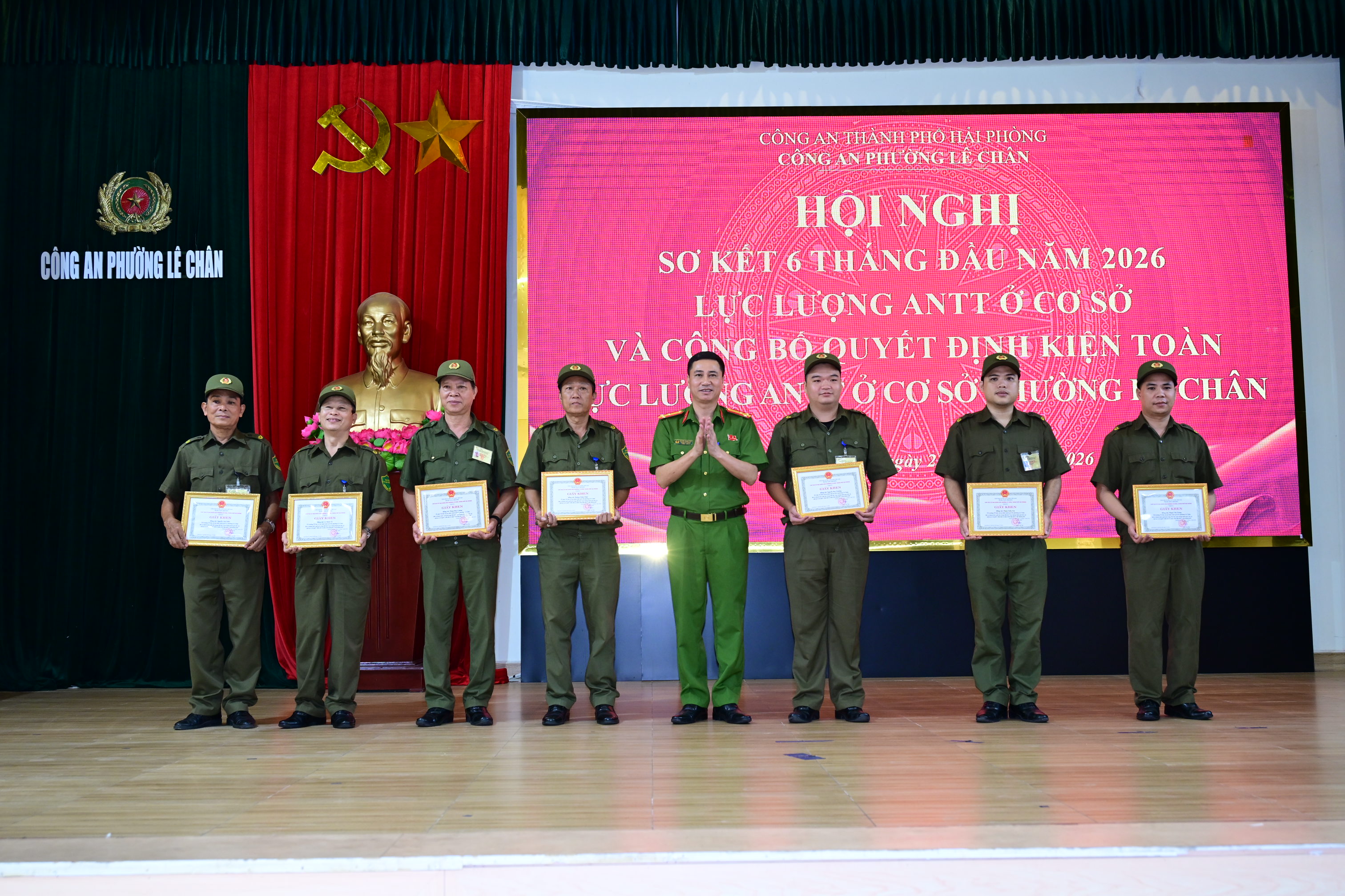 Công an phường Lê Chân: Sơ kết 6 tháng đầu năm và kiện toàn  lực lượng tham gia bảo vệ an ninh, trật tự ở cơ sở 